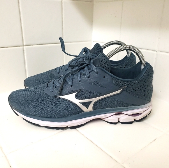 Mizuno Shoes - Mizuno Wave Rider 23